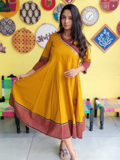 Kutchi Kurti,